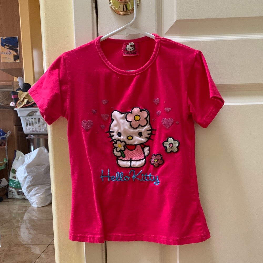 Pink hello kitty shirt